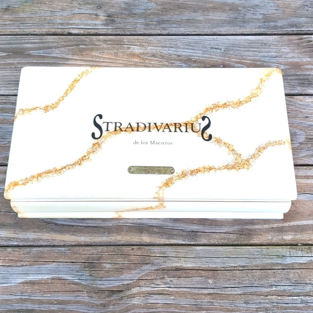 Vintage Cigar Box Stradivarius de los maestros 1506/5000 Dominican Republic
